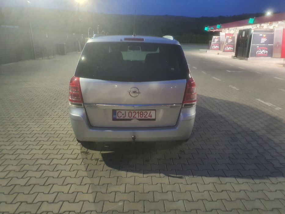VÂND Opel zafira urgent 1.7 diesel eco flex 2010