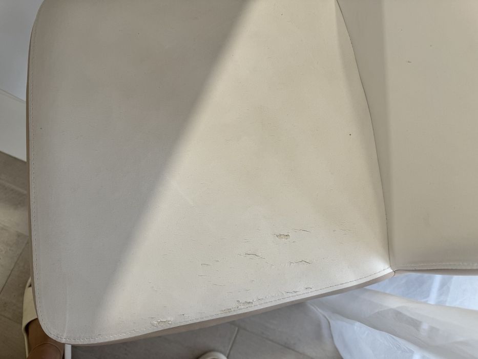 Трапезна маса със столове