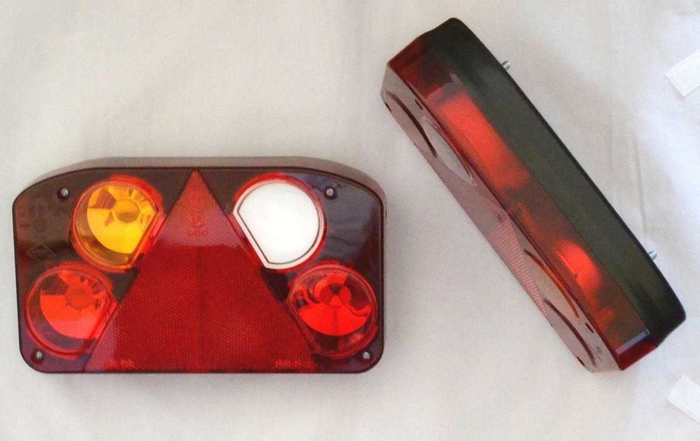 1 бр. Стопове стоп  за ремарке с крушка задна светлина  , Полша