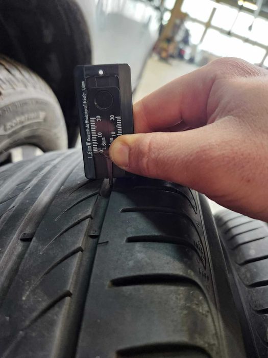 2 гуми Pirelli Powergy 101Y 225 55 17 дот 4522 6мм грайфер