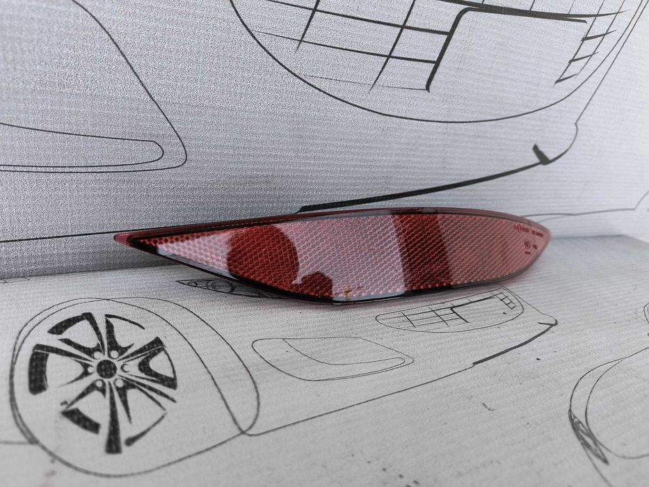 Stop / Catadioptru / Ochi de Pisică Bară Spate Dreapta VW Golf VII Variant 2016 / 2013-2019 Cod OEM 5G9945106 (5C2)