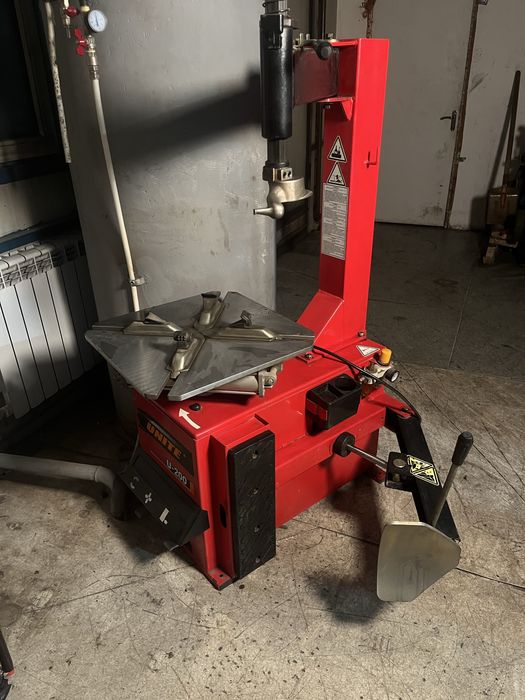 Продам шиномонтажный станок u-2000