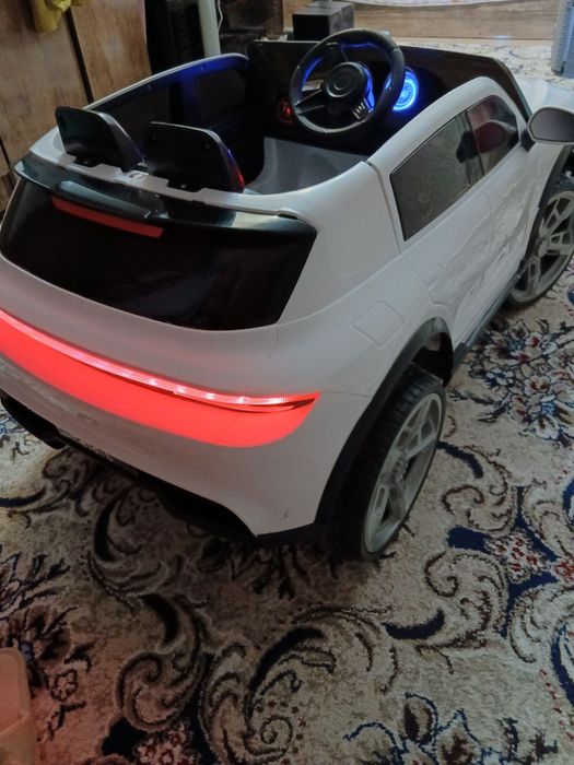 Детский мотоцикл и детская машина