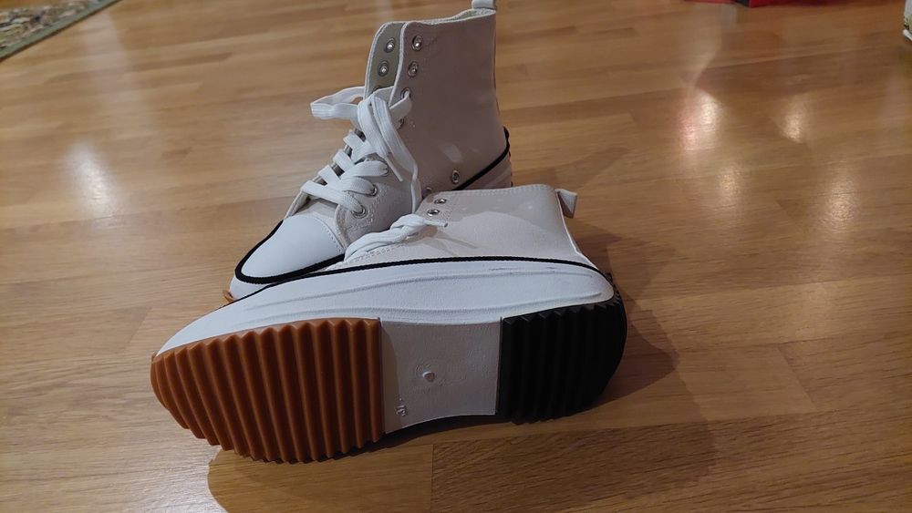 Бели кецове 36 нови