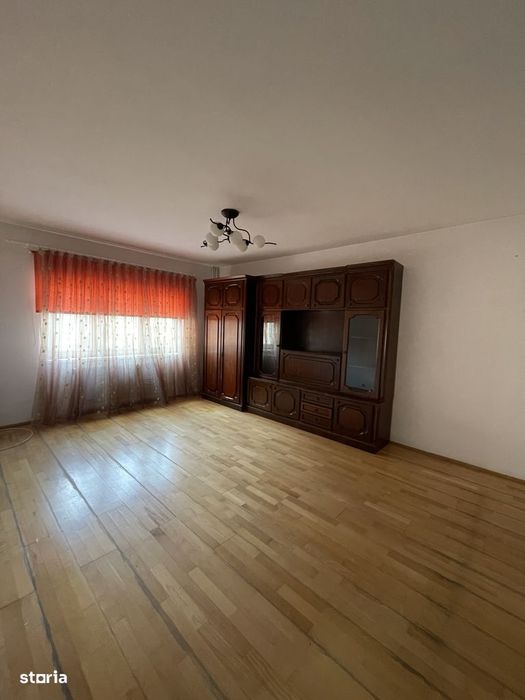 Apartament 4 camere etaj 1 Cetate