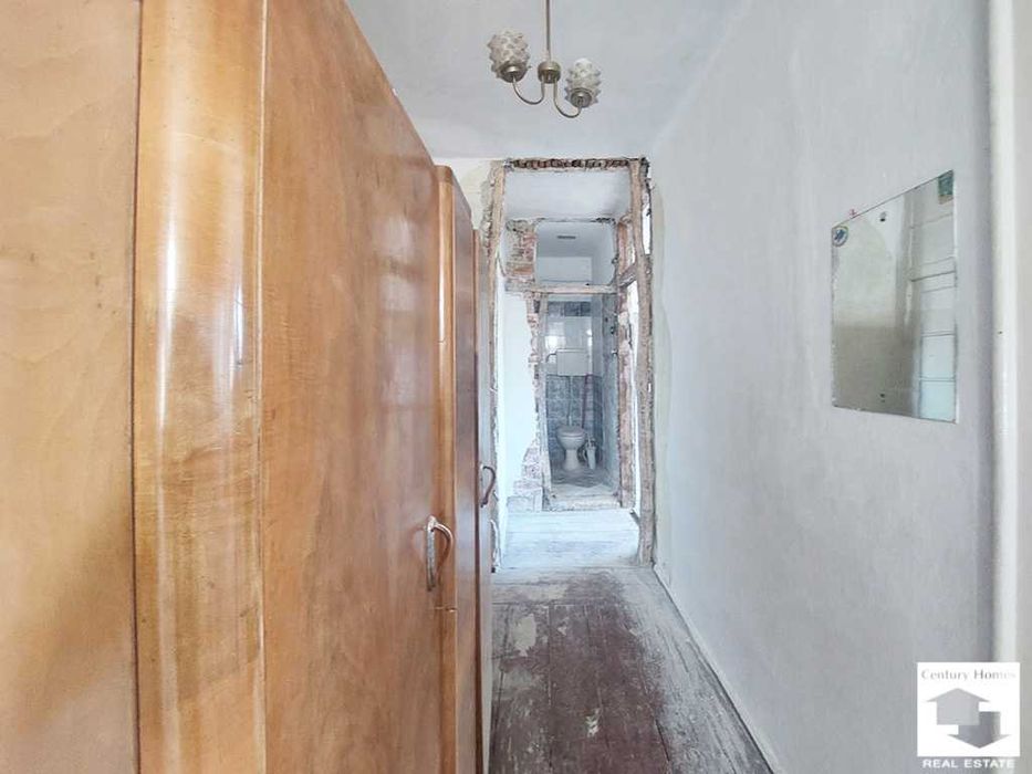 105587 Етаж от къща с три помещения в центъра на Велико Търново