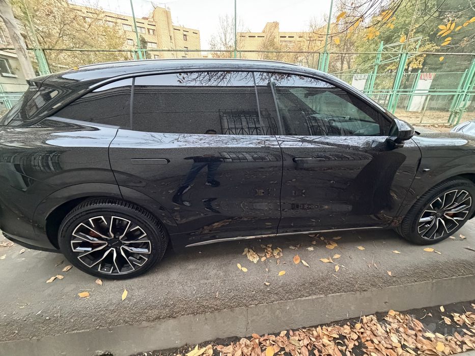 Zeekr 7x awd полноприводный brembo 705км