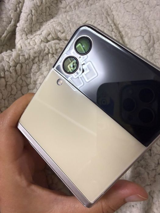 Продам Samsung Z Flip 3 256 gb