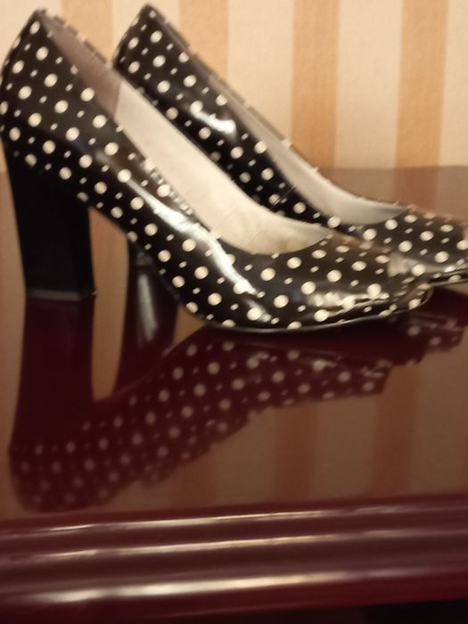 Туфли вечернии в горошекпроиводмтво Бразилии