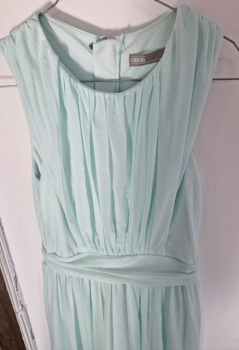 Тюлена рокля в много нежен цвят