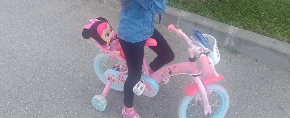 Vând bicicleta Disney princess 16 inch, utilizata