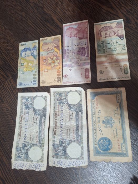 Vând 7 bancnote vechi romanesti ( STAREA AFISATA IN FOTOGRAFIE)