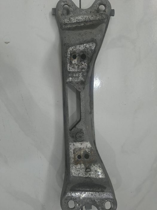 Траверса КПП ZF 2.5 BMW E34