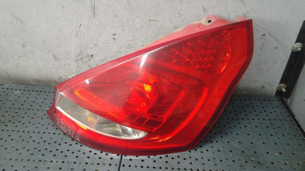 Stop tripla lampa dreapta ford fiesta 6 cb1 ccn 8a6113404a