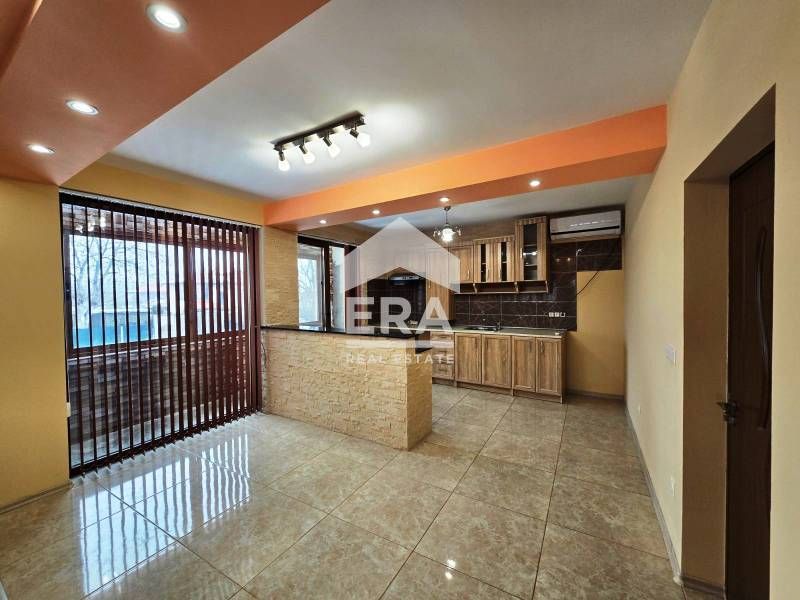 Продава се Къща в с. Щръклево, Област Русе - 273 кв.м за 605 €/кв.м - Снимка #1