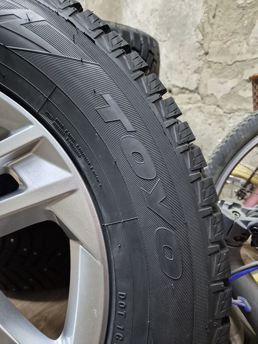 Продам диски с шинами 235/65 r17