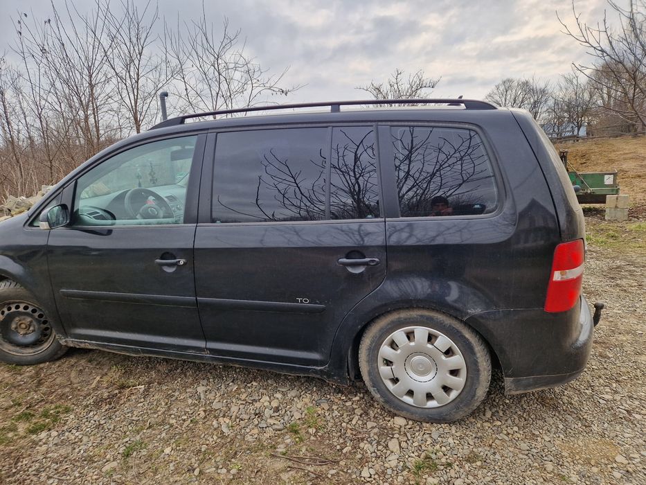 VOLKSWAGEN Touran 0 — imagine 4