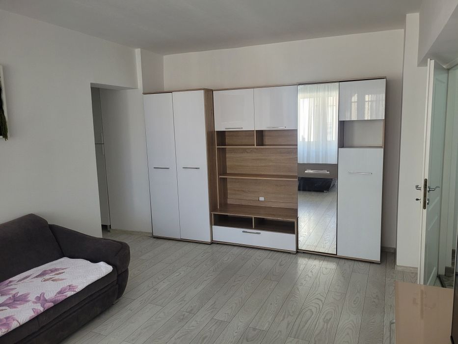 Închiriez apartament 2 camere zona centru