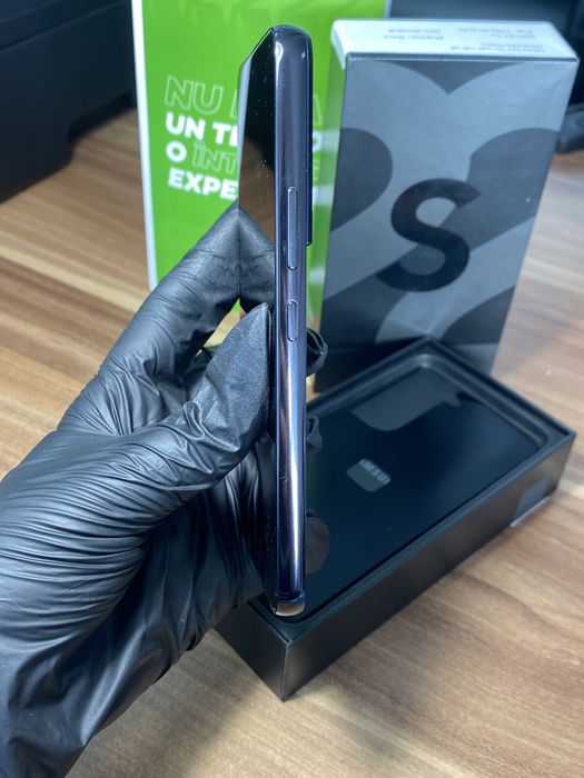 Samsung Galaxy s22 • 128 GB • Phantom Black