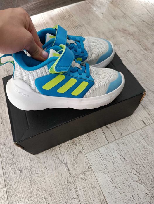 Маратонки за момче Adidas