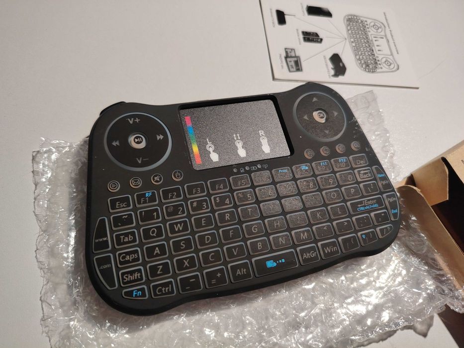 Mini Tastatură Wireless MT08 cu Touchpad – Smart TV / PC – Nouă
