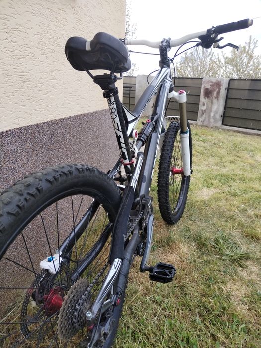 Bicicleta Lapierre Spicy 316 anul 2011 de enduro full suspension