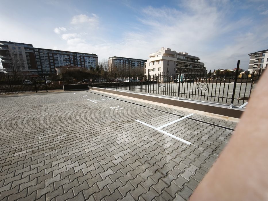 2 бр. Паркоместа под наем