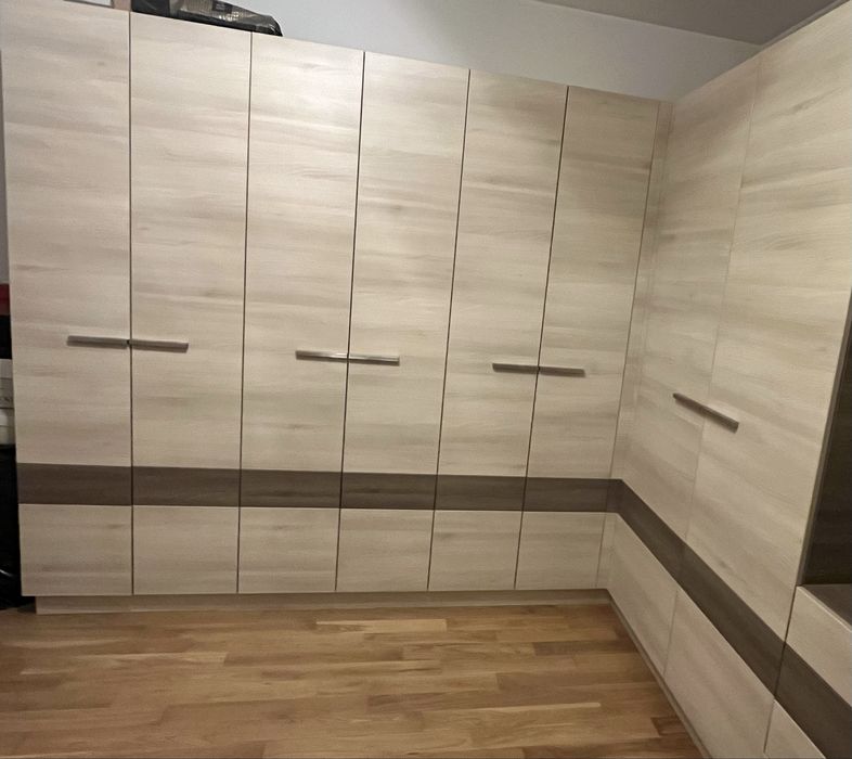 продавам модулен гардероб