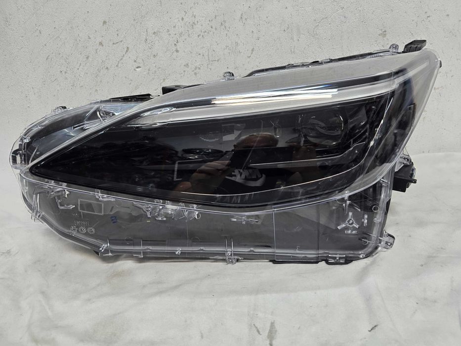 Оригинален фар Тойота Ярис  Toyota Yaris Cross Full Led
