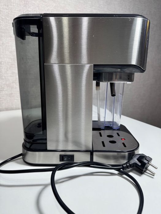 Кофемашина автоматическая, рожковая