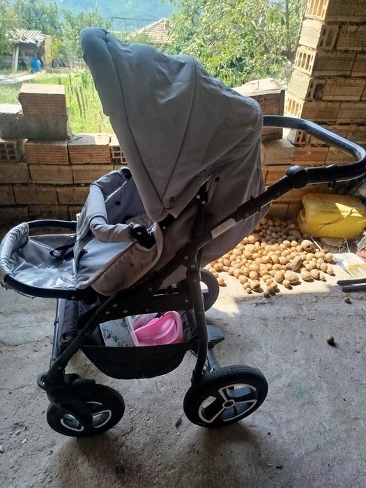 Продавам количка с два коша