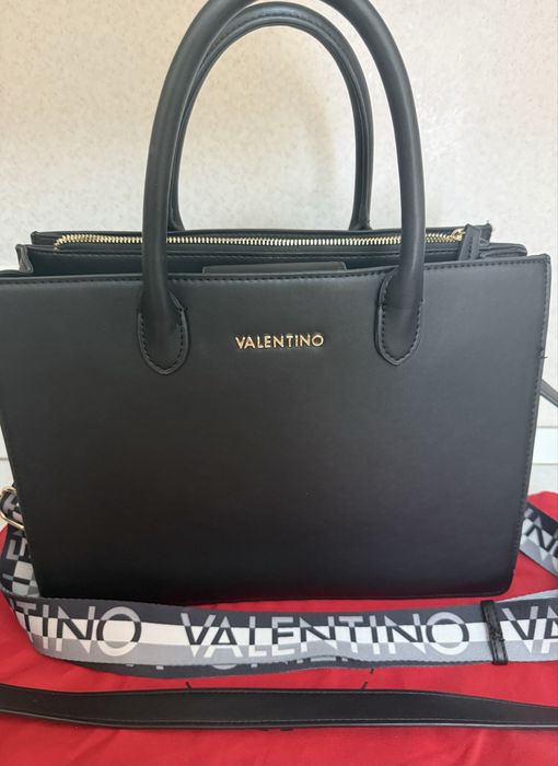 Чисто нова оригинална чанта Valentino