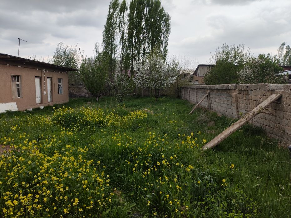 6 Соток 2х комната Октябрь Бур ота махалласи кадастр документы есть...