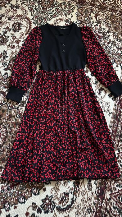 Продам платья б/у в хорошем состоянии