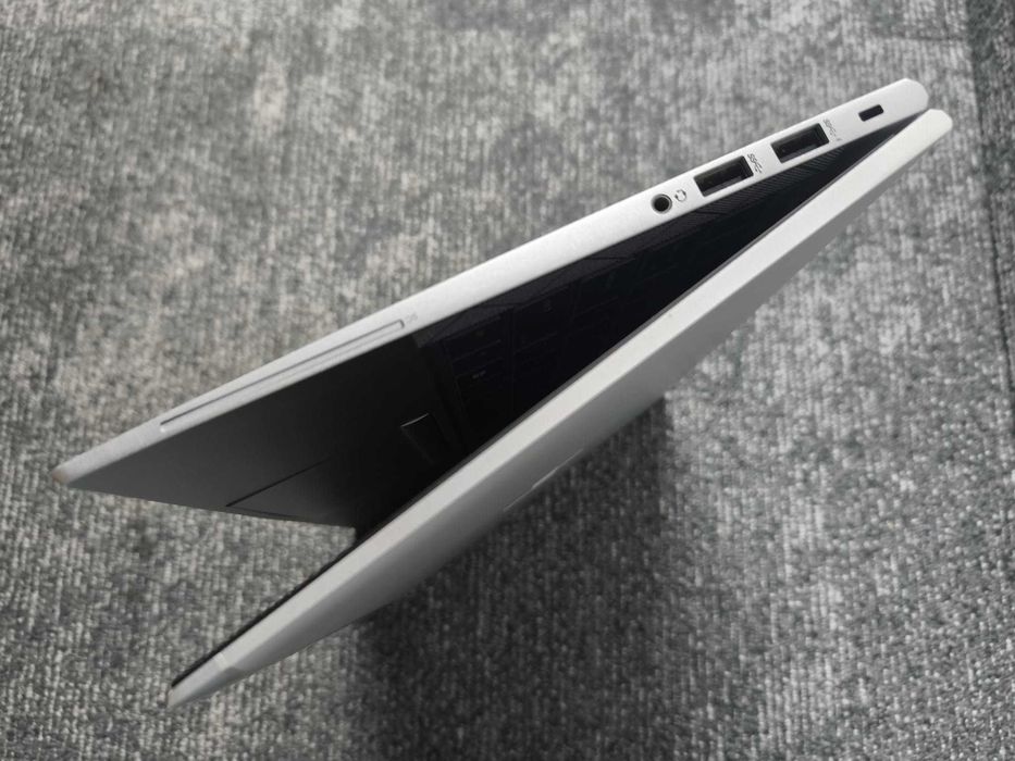 laptop HP EliteBook 845 G8 utilizat