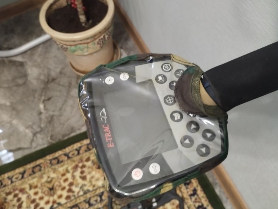 Металлоискатель MINELAB E-TRAC