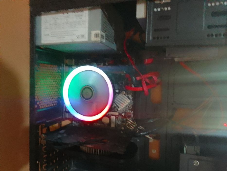 Komyuter sotiladi hamma yogu bor komplekt