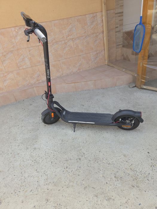Trotineta electrica Navee V40i