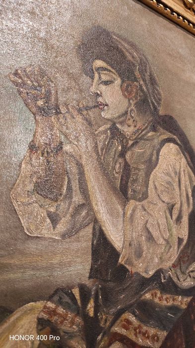 Pictura veche "Tiganca aprinzadu-si pipa" rama blondel, impecabila