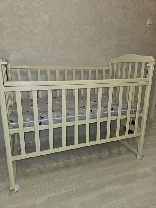 Продам детскую кроватку.
