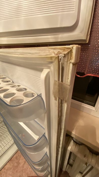 Уплотнитель-Резинка двери холодильника POLAIR