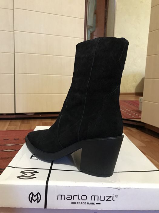Продам казаки замшевые