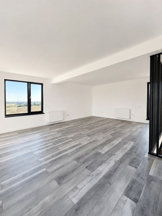 De vanzare casa tip duplex