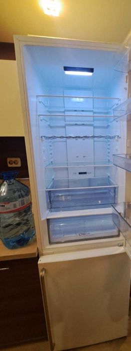 Хладилник с фризер Gorenje ретро бежов като нов