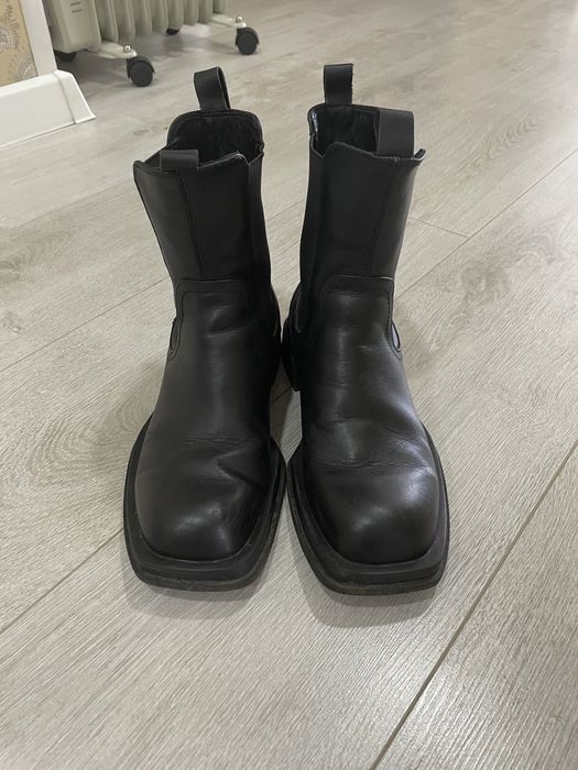 Челси из кожи