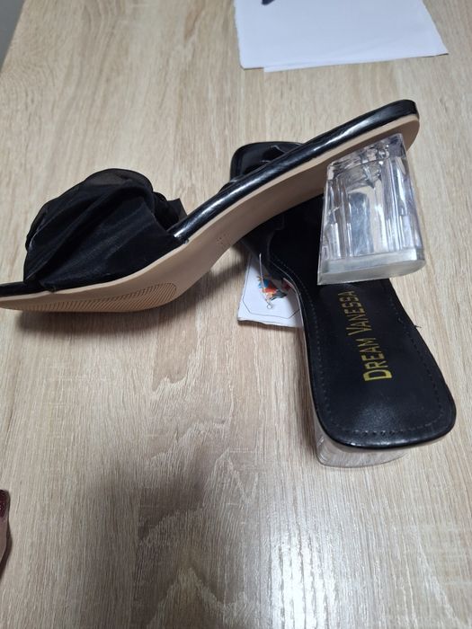 Продам обувь детская  девочек