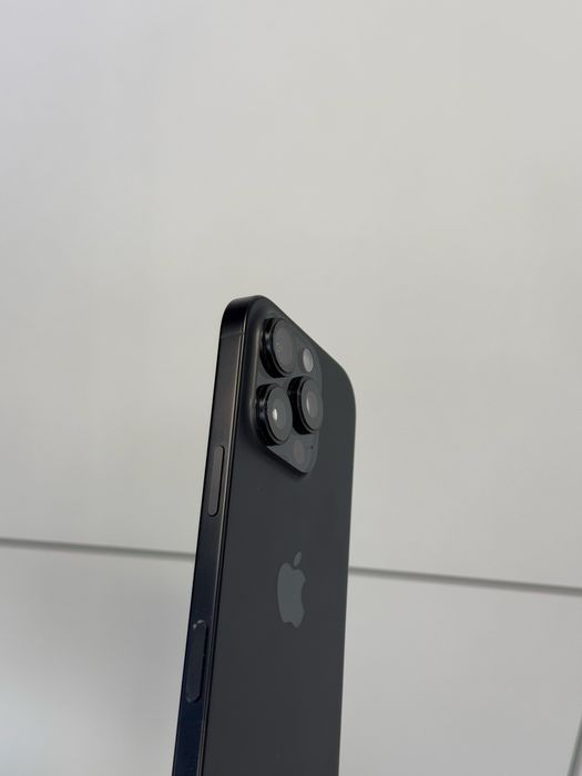 Продавам iPhone 16 PRO 100% батерия