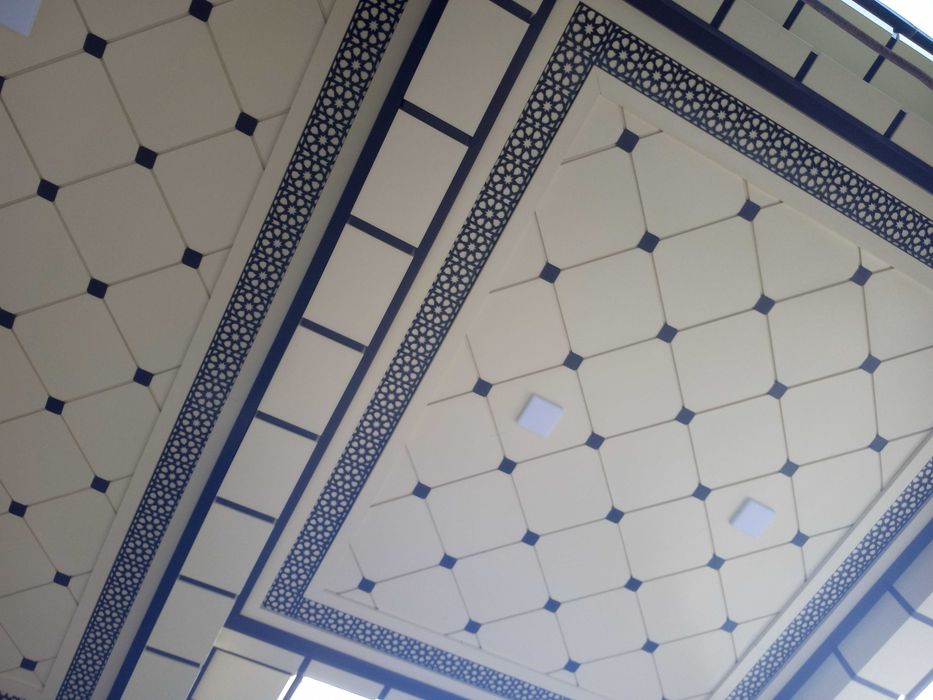 Tunikabond va Travertin,.