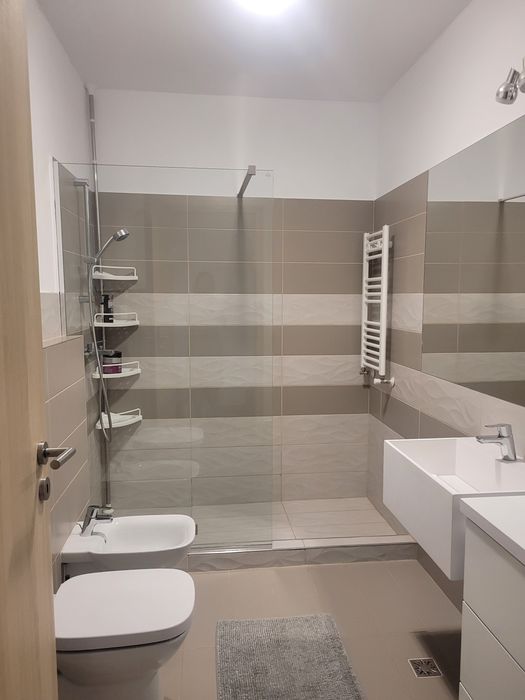 ARED  R29  Oradea 3 camere de închiriat ./REZERVAT