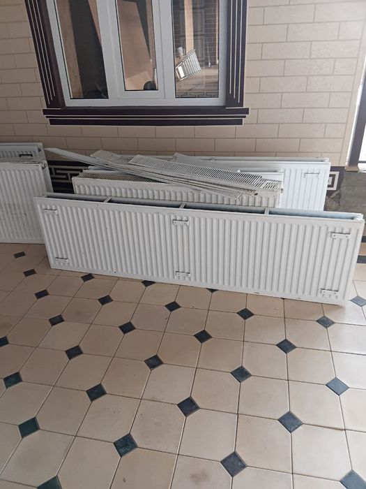 Panelniy va qovurgʻalik radiatorlar б/у
